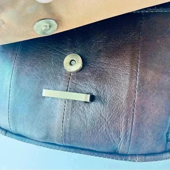 BAG Cobbler Legend Leather  Crossbody Bag brown Single Tab Zip Closure - Picture 16 of 16